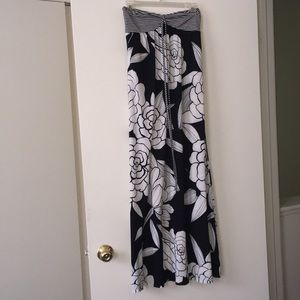 Mossimo Supply Co. Black and White Maxi Dress